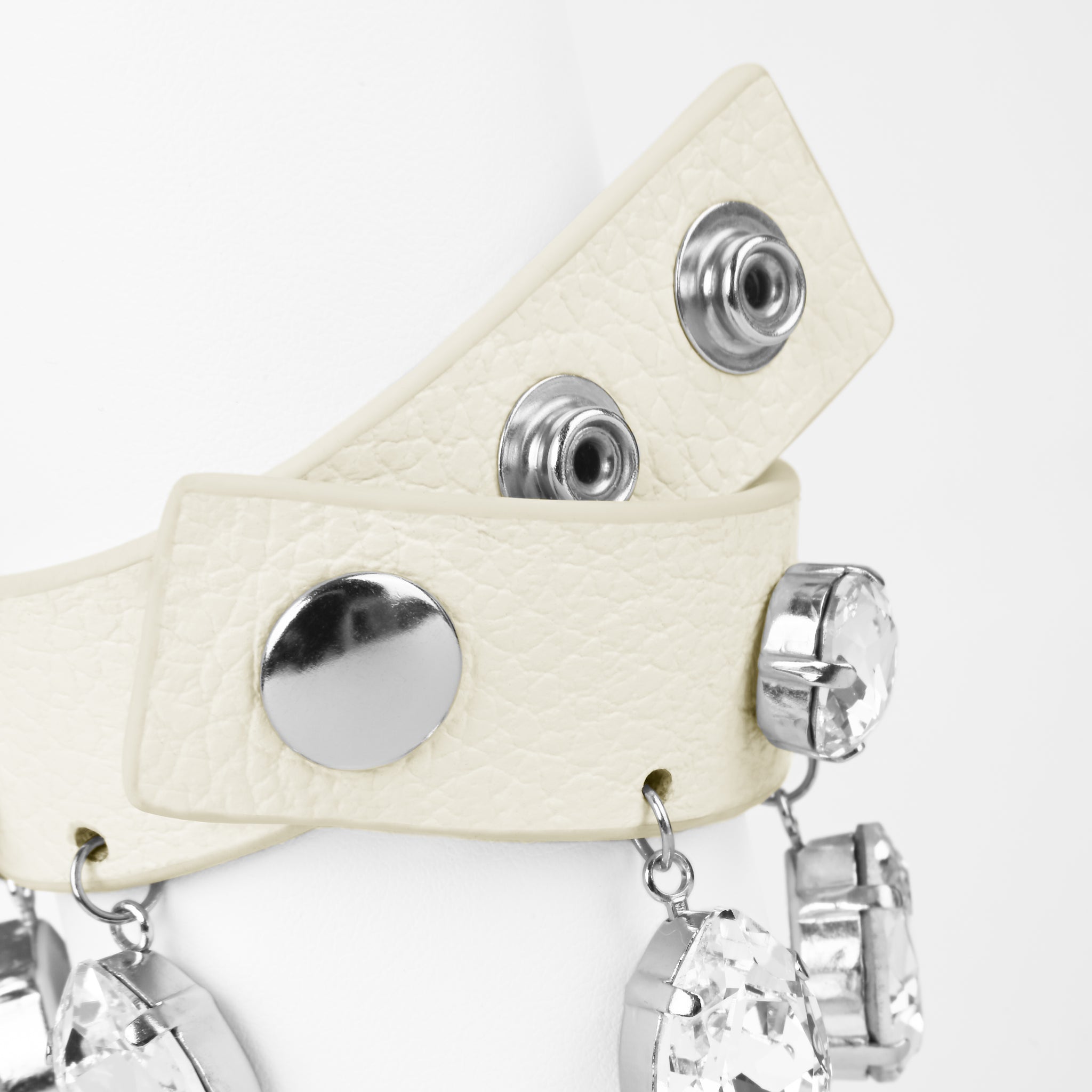 Choker Drops in Ivory