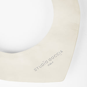 V-Shape Statement Collier in Ivory