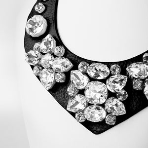 V-Shape Statement Collier in Black